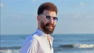 بالكاجوال وعلى شاطئ البحر.. أدهم سليمان يحتفل بعيد ميلاده