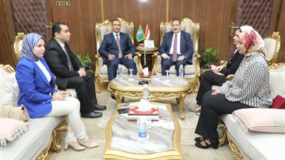 محافظ المنوفية يلتقي وفد المبادرة الوطنية لتطوير الصناعة المصرية 