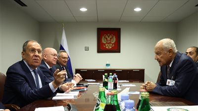 أبو الغيط يلتقي لافروف على هامش أعمال الجمعية العامة