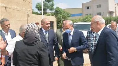 محافظ القليوبية يتفقد مشروعات الصرف بالخصوص والخانكة