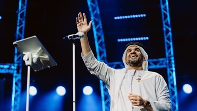 حسين الجسمي يفتتح الموسم بحفل مُبهر بمقاييس عالمية في منارة الفنون أبوظبي