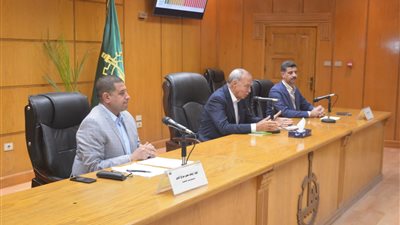 محافظ القليوبية يتابع أعمال مشروعات حياة كريمة بمدينة شبين القناطر 