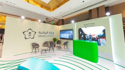 وزارة الرياضة تُبرز مشاريعها بجناح خاص في القرية السعودية بإيطاليا