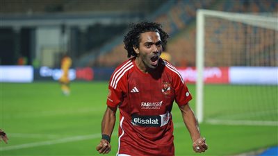 الأهلي يتقدم على سانت جورج بهدف 