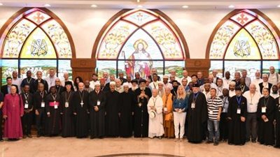 البابا تواضروس يستقبل مجموعة من ممثلي الأديان والطوائف