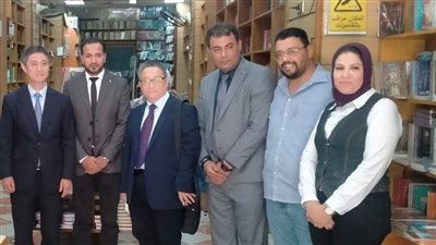 وفد صيني رسمي يزور مكتبة 