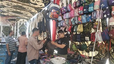 مستلزمات المدارس بأقل الأسعار في مبادرة كلنا واحد بالمنوفية (فيديو)
