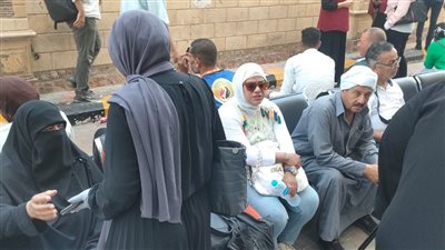 إقبال ملحوظ لشباب بورسعيد لتحرير توكيلات للرئيس السيسي