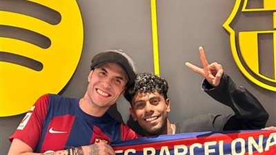 مباراة برشلونة.. عفروتو يستعرض رحلته إلى إسبانيا (صور)