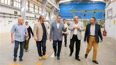 وزير الإنتاج: حريصون على تنفيذ توجيهات الرئيس بالسعي الدائم نحو توطين تكنولوجيات التصنيع 