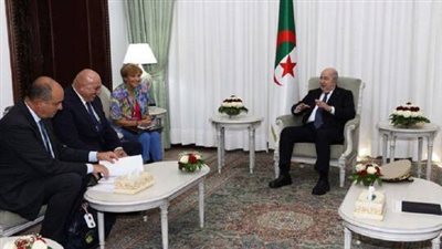 الرئيس الجزائري يستقبل وزير الدفاع الإيطالي