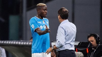 مهاجم أرسنال السابق يتوقع تألق أوسيمين في البريميرليج