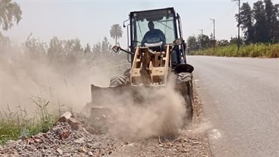 محافظ المنوفية يتابع جهود الوحدات المحلية في أعمال رفع تراكمات القمامة 