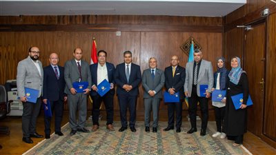 استمرت 12 ساعة.. جامعة طنطا تكرم فريق طبي نجح فى إجراء جراحة نادرة