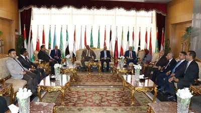 رئيس قضايا الدولة يزور الأكاديمية العربية 