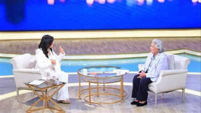 زوجة محمد حسنين ضيفة الإعلامية منى الشاذلي احتفالًا بمئويته 