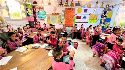 محافظ الإسكندرية يتابع انتظام الدراسة بجميع مدارس المحافظة الـ2805 مدرسة