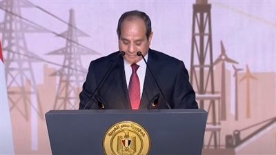 شاهد.. الرئيس السيسي يقف دقيقة حداد على أرواح شهداء مصر