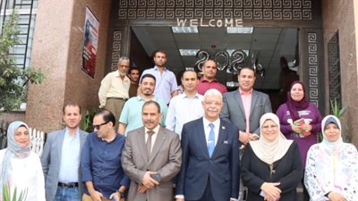 رئيس جامعة المنوفية يشيد بتجهيزات كلية الإعلام 