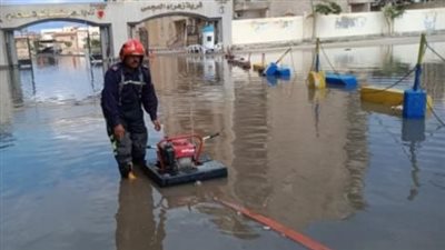 جهود مكثفة للشرطة لمساعدة المواطنين في مواجهة الطقس السيئ بمطروح والإسكندرية