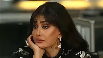 غادة عبد الرازق تكشف سر الوشم المرسوم علي ذراعها 