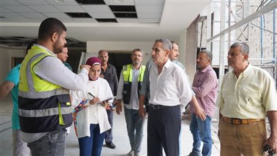 محافظ الغربية يتفقد مشروعات القطاع الطبي بطنطا (صور)