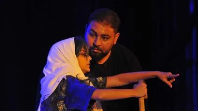 مشكلات المسرحيين في 