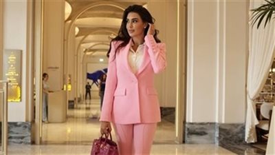 من داخل سيارتها.. ياسمين صبري تخطف الأنظار في أحدث إطلالة 