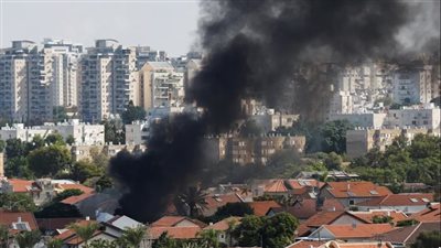 لحظات مرعبة تعيشها المنطقة.. تفجير على الهواء بقطاع غزة (فيديو)