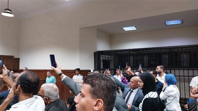 عاجل | تجهز قاعة محاكمة المتهمين بقتل طبيب الساحل بشاشة عرض 