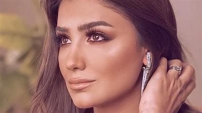 بإطلالة ساحرة.. مي عمر تخطف الأنظار في أحدث ظهور لها(صور)