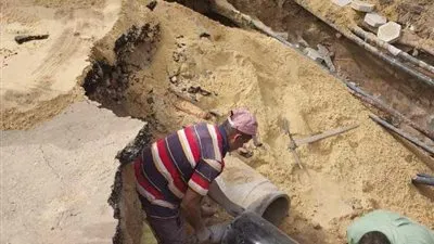 هبوط أرضي بشرق الإسكندرية.. والحي يقوم بأعمال الإصلاح 