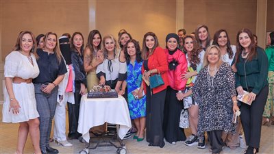 بالصور.. نجوم الفن والإعلام والمشاهير يحتفلون ب 