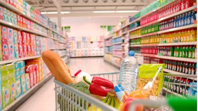 أمين إحدى الغرف التجارية: الأسعار أصبحت مطبوعة على السلع الأساسية