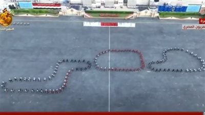 طلاب كلية الشرطة يقدمون عرضا بالدراجات الهوائية ويجسدون اسم مصر (فيديو)