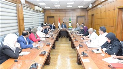 تفاصيل وقرارات محافظ الدقهلية في الاجتماع بمسئولي النقل والأتوبيس النهري 