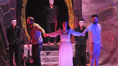 فلسفة الحياة والوجود في عرض 