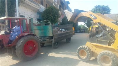 حملات مكثفة للوحدات المحلية بأسوان لإزالة التعديات ورفع مستوى النظافة