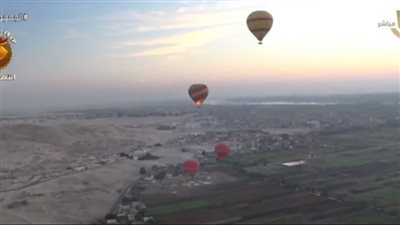 السياحة بأسوان: قائد البالون يحصل على رخصة قيادة وكأنه طيار (فيديو)