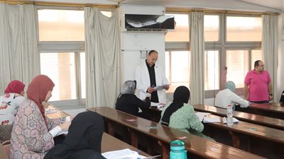 عميد كلية الطب بالمنوفية يتفقد امتحـان الجراحـة العامـة لطلاب الفرقة السادسة