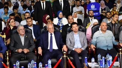 وزير الشباب ومحافظ الجيزة يعقدان لقاءً حواريًا موسعًا مع الكيانات الشبابية (صور)
