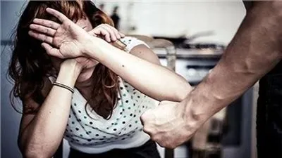 زوجة جزار مزقها 