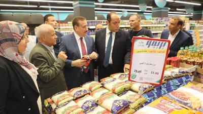 محافظ المنوفية يتفقد عددا من المنافذ لمتابعة مبادرة 