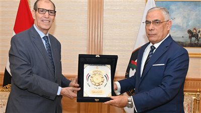 لهذا السبب.. النائب العام يستقبل رئيس هيئة النيابة الإدارية (صور)