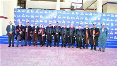 محافظ الدقهلية يشارك فى حفل تخرج دفعة جديدة من طلاب جامعة الدلتا (صور)