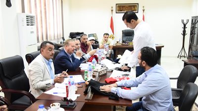 محافظ بورسعيد: استمرار المقابلات الشخصية للمتقدمين لمجمع الصناعات المغذية