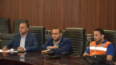 سكرتير عام البحر الأحمر يناقش استعدادات المحافظة لاستضافة فعاليات بطولة Iron Man