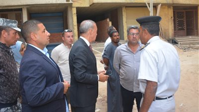 محافظ القليوبية يوقف أعمال بناء مخالف بأحد العمارات بمنطقة الفلل ببنها 