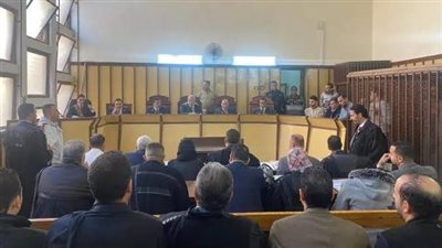 عُثر على كف يد المتهم بالسيارة.. المشدد 3 سنوات لـ 6 متهمين حاولوا سرقة حاوية أقمشة ببورسعيد