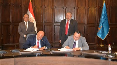تعاون مشترك بين جامعة الإسكندرية وصندوق تطوير التعليم (صور)